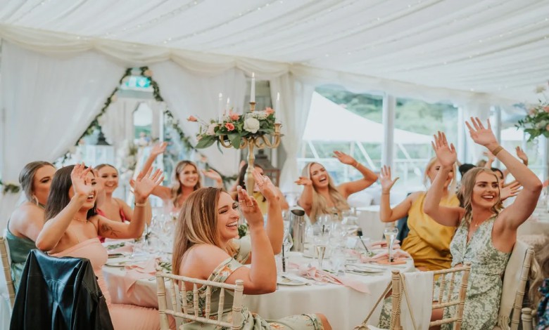 Couple Holds Auction For First Plate Of Food Served At Wedding, Internet Divided